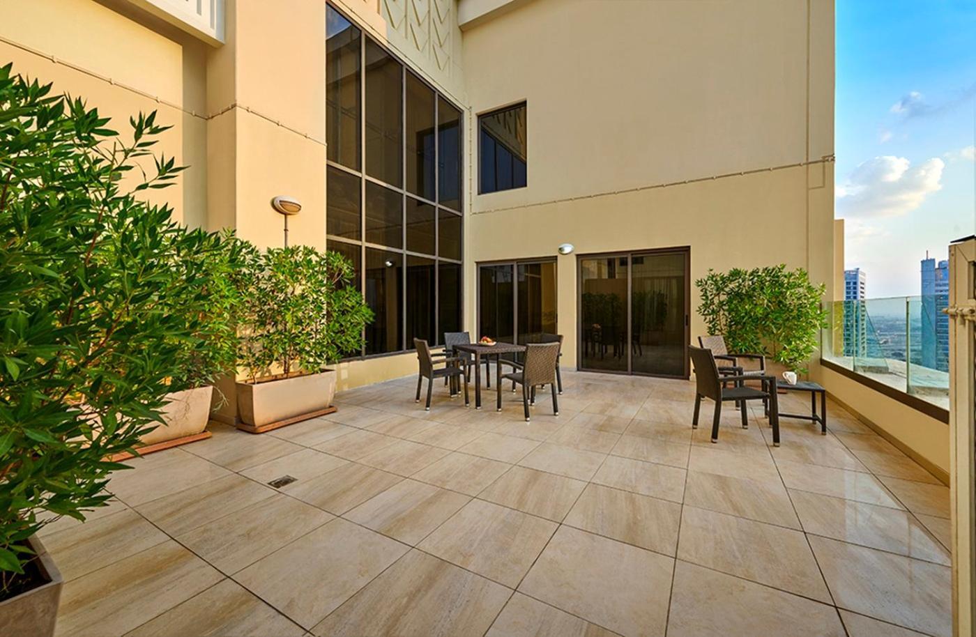 Ramada Hotel, Suites And Apartments By Wyndham Dubai Jbr Ngoại thất bức ảnh